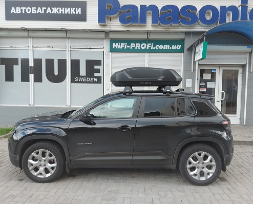 Jeep Avenger с автобоксом Thule Force 3 S